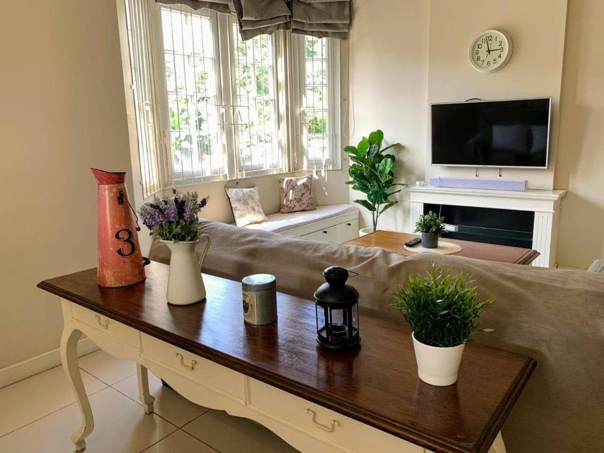 Cottonwood Bed & Breakfast House Bandung Extérieur photo